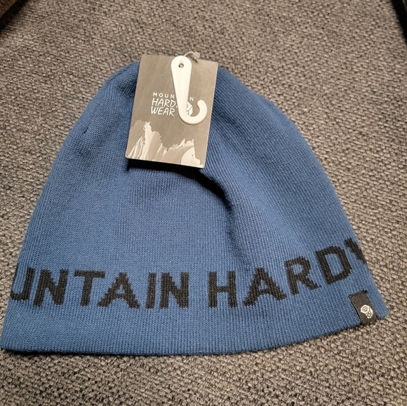❄️Mountain Hardwear🔥 Unisex Reversible Iconocolor Beanie🩵 - Picture 1 of 3